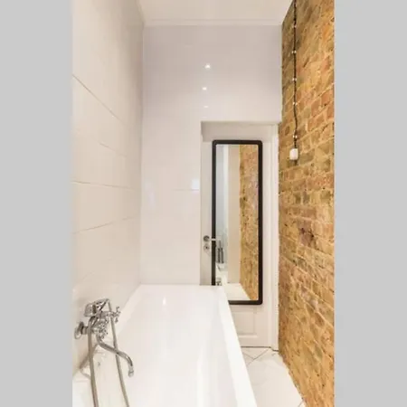 Lejas 5 Self Check In Out 5 Free Parking Close To The Center Lägenhet